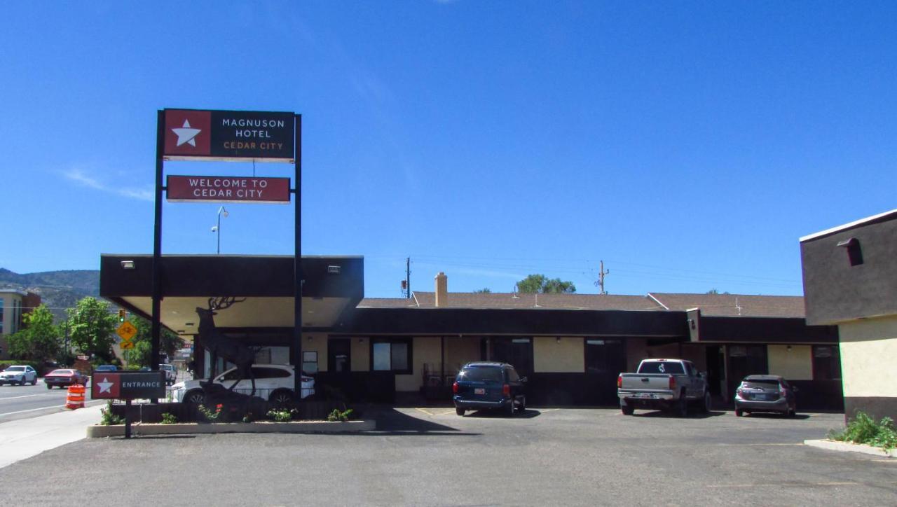 Magnuson Cedar Stadt Exterior foto